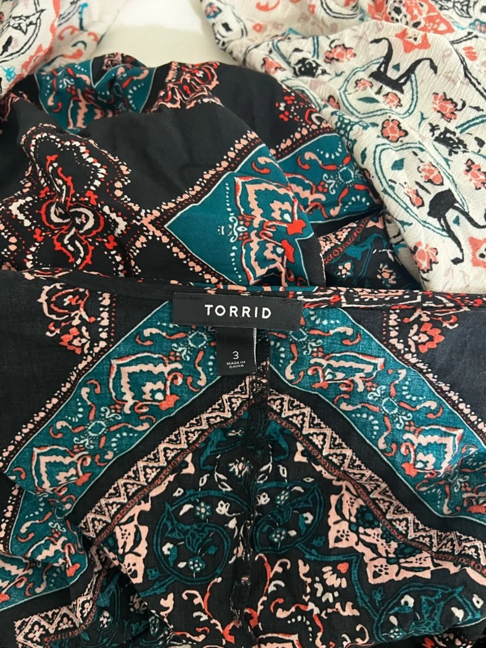 Torrid Chiffon High-Low Kimono in a Boho Medallion Pattern Size 3x - Picture 7 of 9